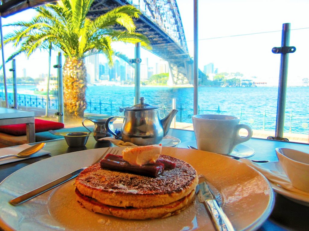 オープンテラス カフェ