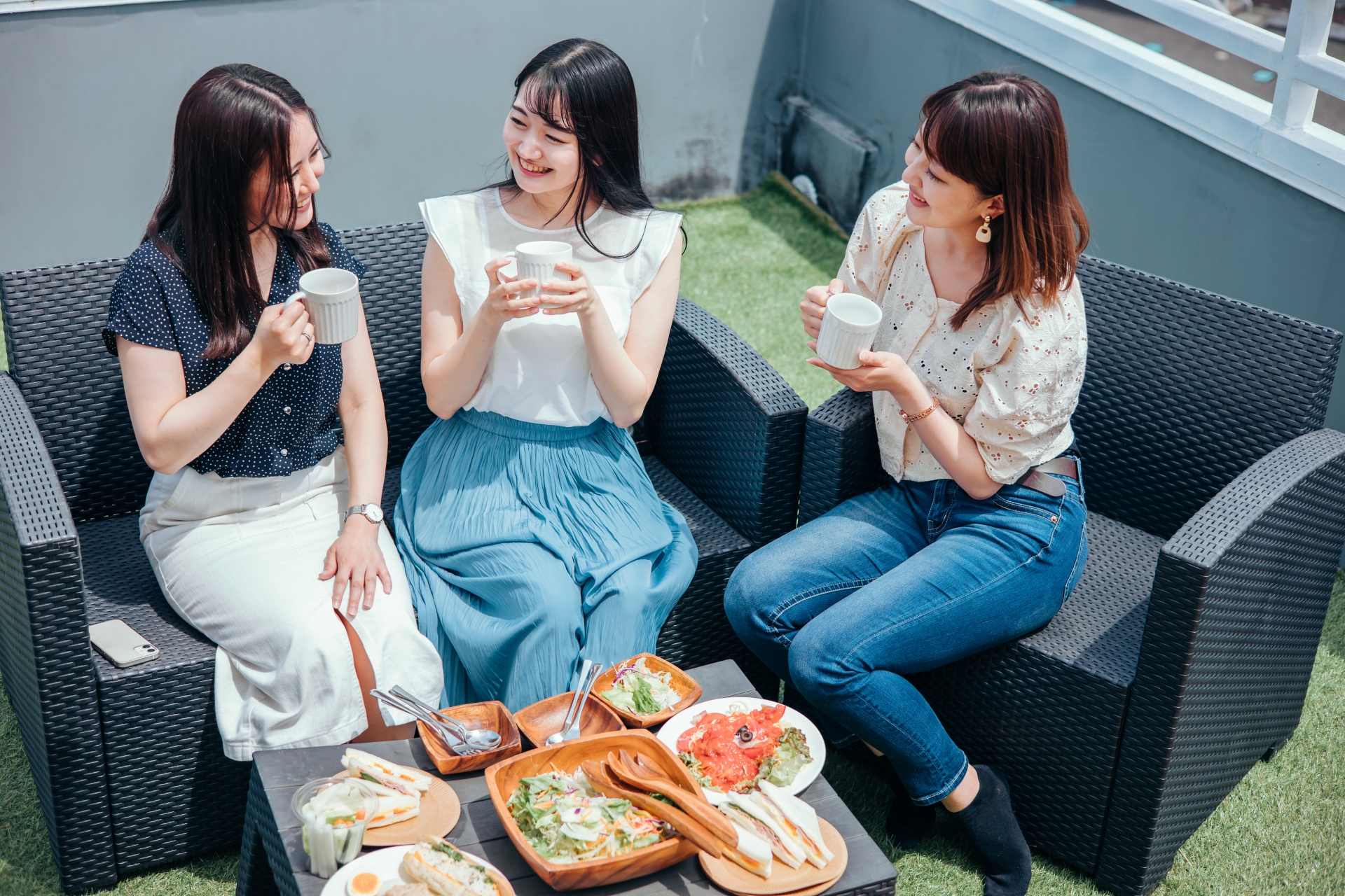 女性　レストラン１